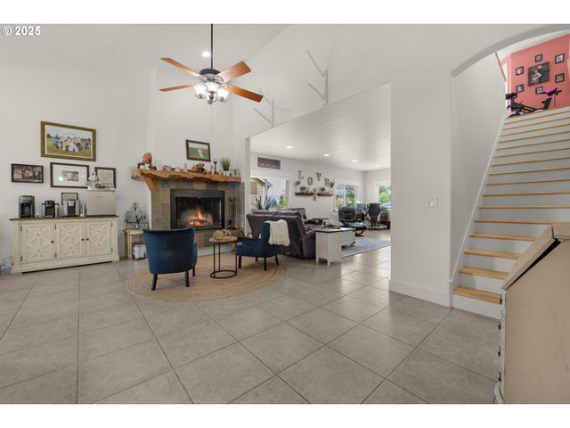 2344 ROYAL VIEW Dr, Seaside, OR 97138