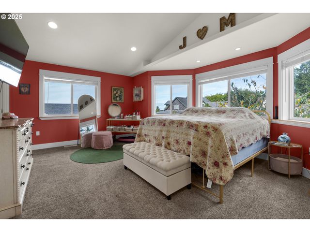 2344 ROYAL VIEW Dr, Seaside, OR 97138