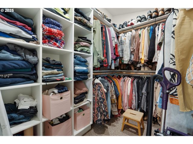 2344 ROYAL VIEW Dr, Seaside, OR 97138