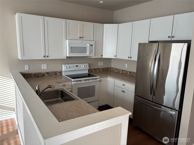 26787 Red Maple Lane NE, Kingston, WA 98346