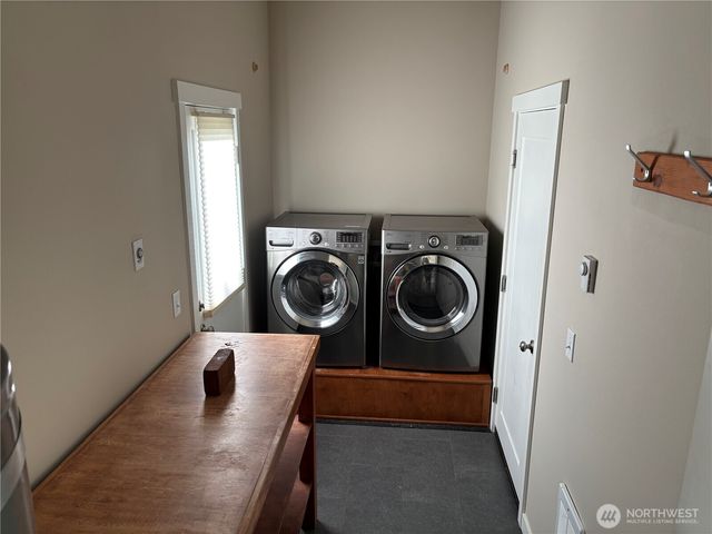 26787 Red Maple Lane NE, Kingston, WA 98346