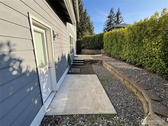 26787 Red Maple Lane NE, Kingston, WA 98346