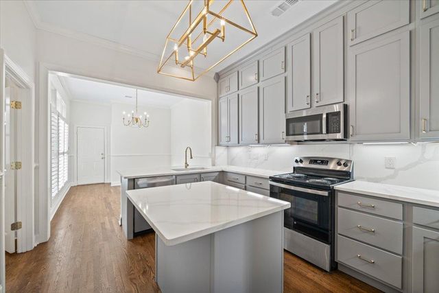 1004 RIVER LANDING DR, Memphis, TN 38103