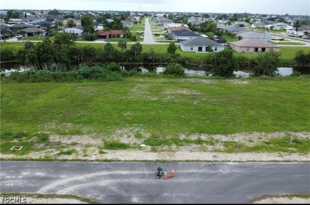 816 NE 12th ST, Cape Coral, FL 33909