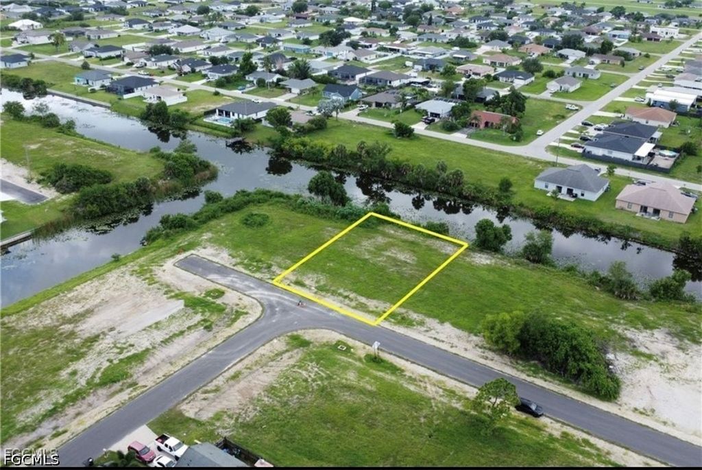 816 NE 12th ST, Cape Coral, FL 33909