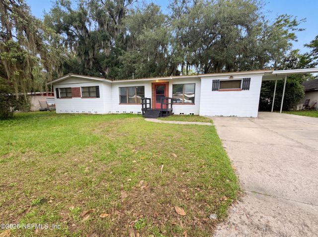 2020 CHERRY Lane, Palatka, FL 32177