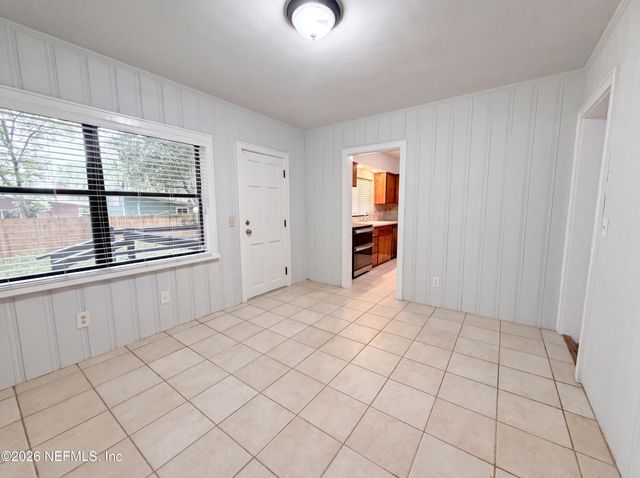 2020 CHERRY Lane, Palatka, FL 32177