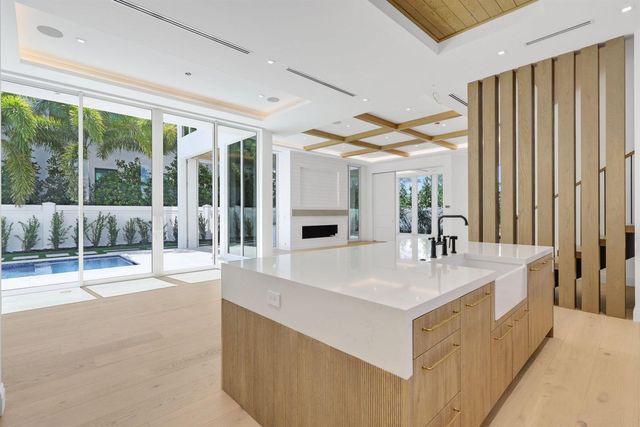 330 Grove Place, Delray Beach, FL 33444