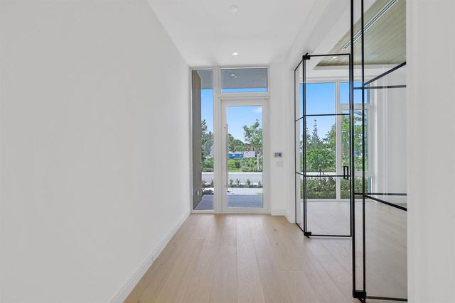 330 Grove Place, Delray Beach, FL 33444