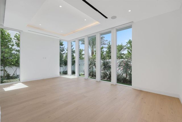 330 Grove Place, Delray Beach, FL 33444
