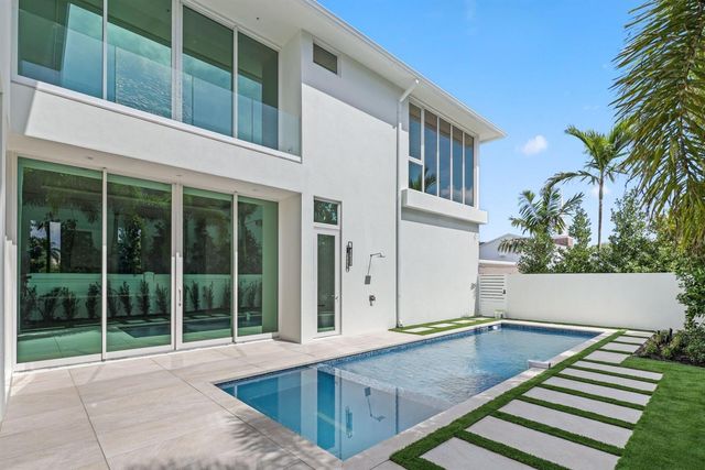 330 Grove Place, Delray Beach, FL 33444