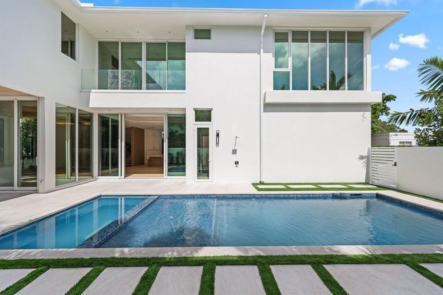 330 Grove Place, Delray Beach, FL 33444