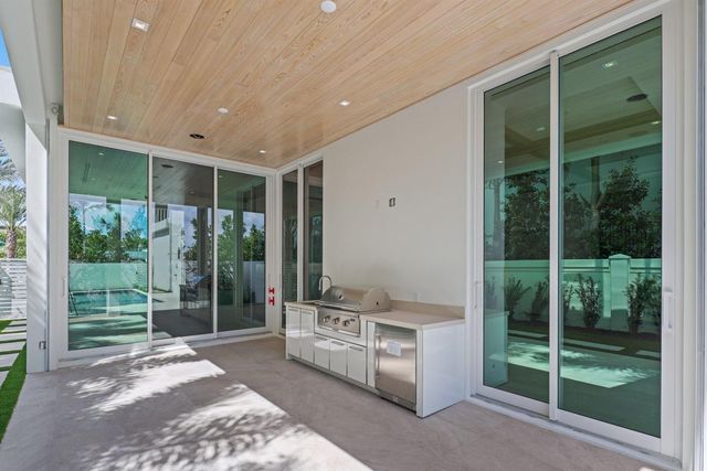 330 Grove Place, Delray Beach, FL 33444