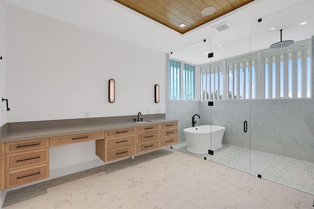 330 Grove Place, Delray Beach, FL 33444