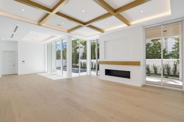 330 Grove Place, Delray Beach, FL 33444