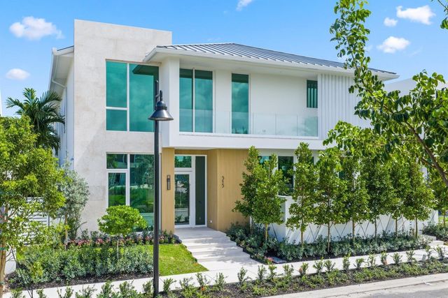 330 Grove Place, Delray Beach, FL 33444