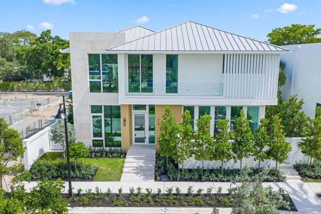 330 Grove Place, Delray Beach, FL 33444