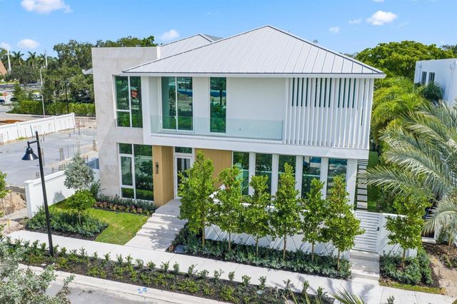 330 Grove Place, Delray Beach, FL 33444