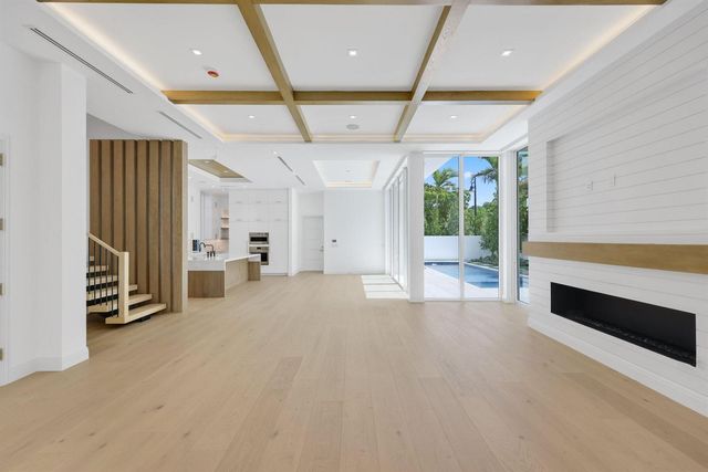 330 Grove Place, Delray Beach, FL 33444