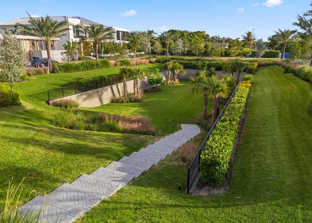 330 Grove Place, Delray Beach, FL 33444