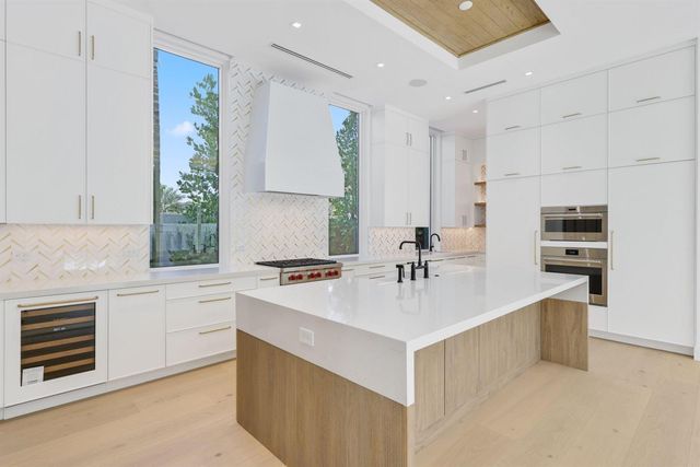330 Grove Place, Delray Beach, FL 33444