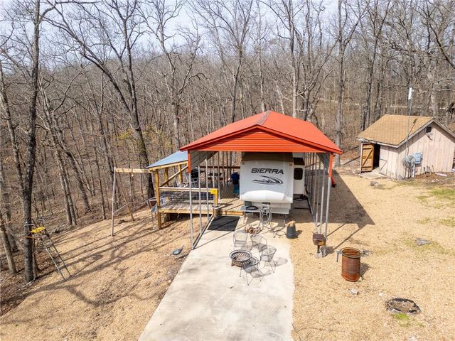 32555 Sagrada Beach Road, Lincoln, MO 65338