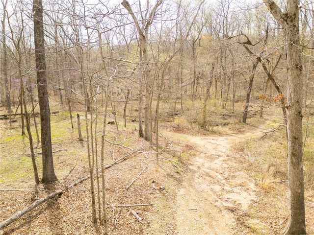 32555 Sagrada Beach Road, Lincoln, MO 65338