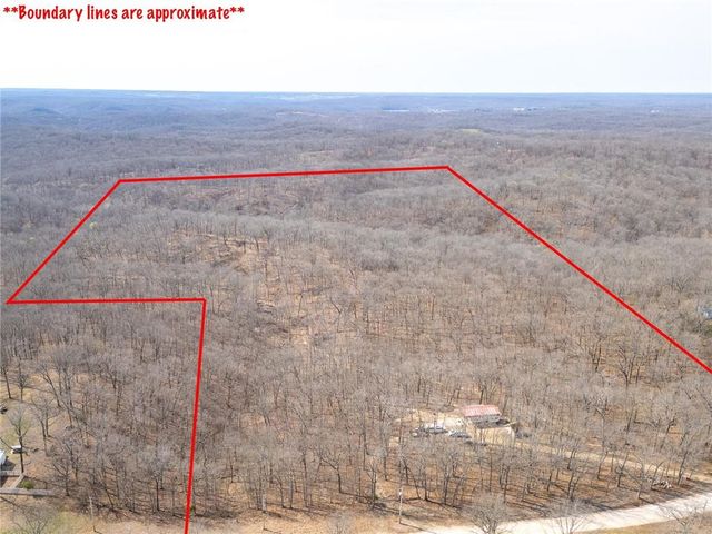 32555 Sagrada Beach Road, Lincoln, MO 65338