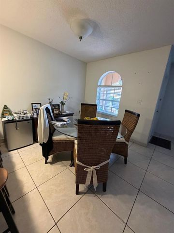 3858 SW 153rd Pl, Miami, FL 33185