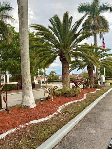 3858 SW 153rd Pl, Miami, FL 33185