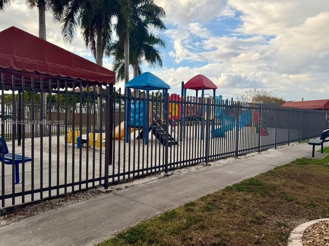 3858 SW 153rd Pl, Miami, FL 33185