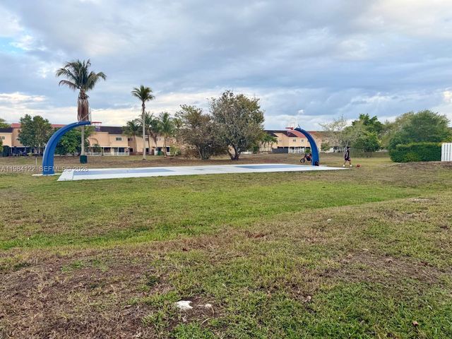 3858 SW 153rd Pl, Miami, FL 33185