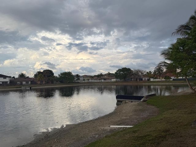 3858 SW 153rd Pl, Miami, FL 33185