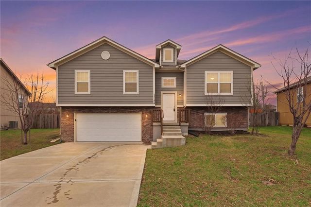 17170 S Kill Creek Road, Gardner, KS 66030