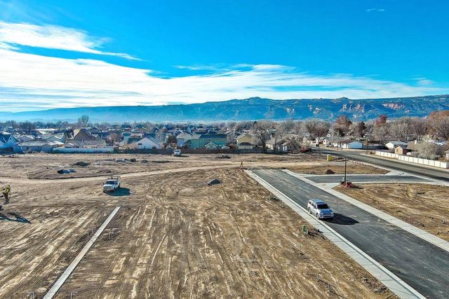 1113 & 1115 Hatchet Canyon Circle, Fruita, CO 81521