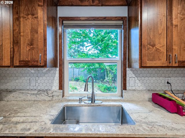 14275 Sw 22ND St, Beaverton, OR 97008
