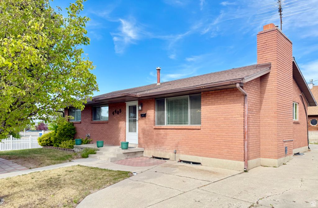 4405 S FAIRLANE CIR, West Valley City, UT 84120