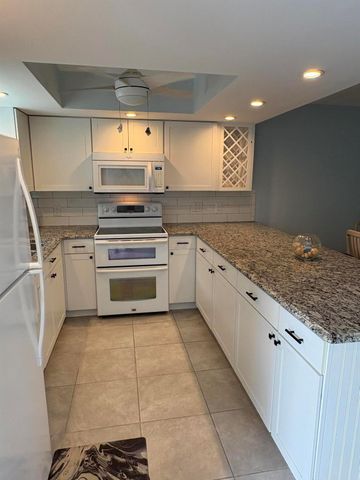 2950 SE Ocean Boulevard 34-5, Stuart, FL 34996