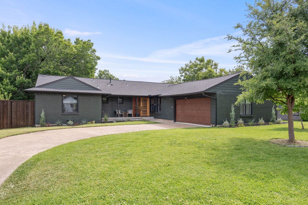 3348 Darvany Drive, Dallas, TX 75220
