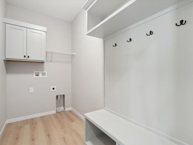 1423 Legend Drive, Tiffin, IA 52340