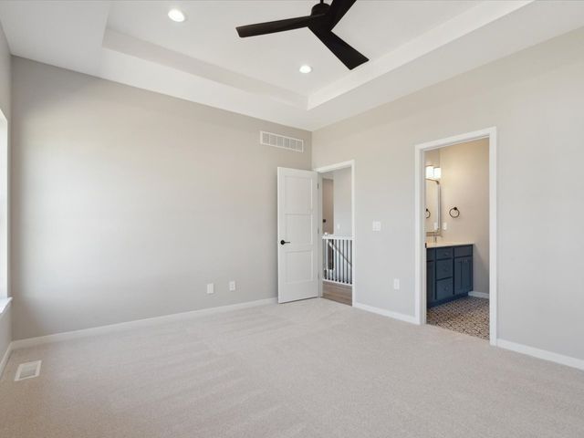 1423 Legend Drive, Tiffin, IA 52340