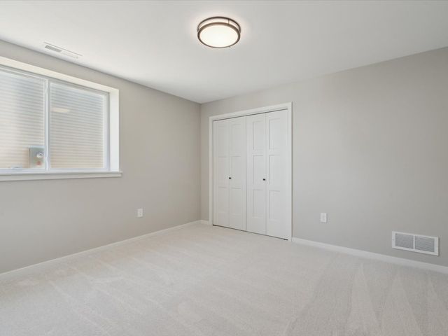 1423 Legend Drive, Tiffin, IA 52340