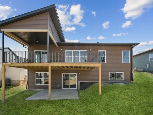 1423 Legend Drive, Tiffin, IA 52340