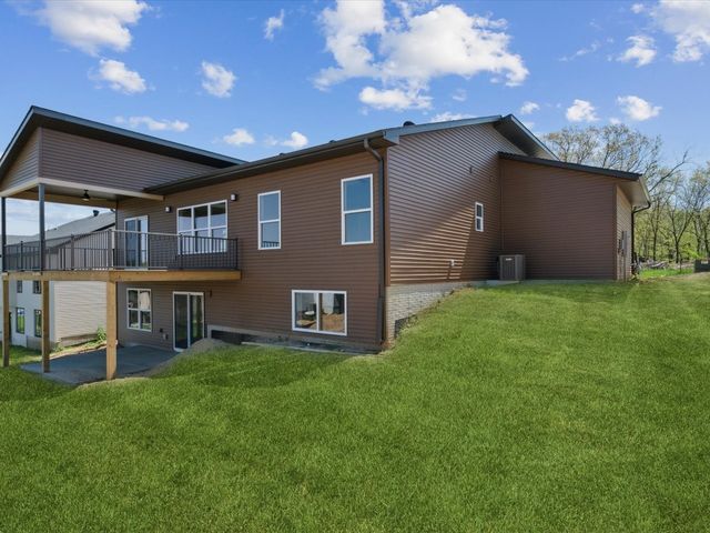 1423 Legend Drive, Tiffin, IA 52340