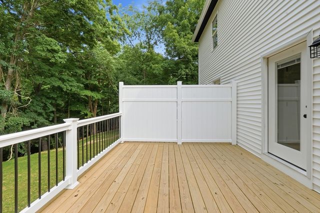 71 Pine St A, Warren, MA 01083