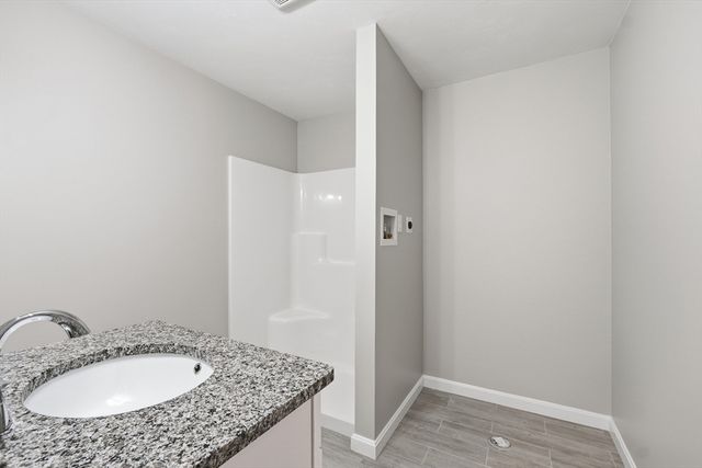 71 Pine St A, Warren, MA 01083