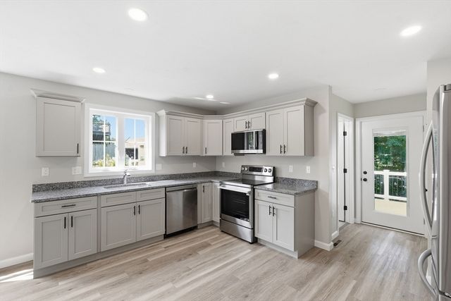 71 Pine St A, Warren, MA 01083