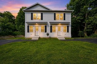71 Pine St A, Warren, MA 01083