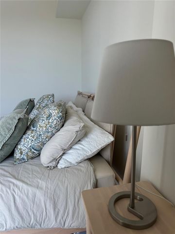 79 SW 12th St 1502-S, Miami, FL 33130