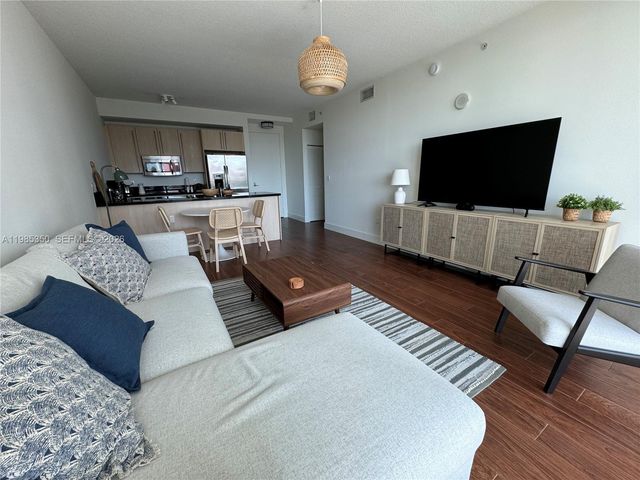 79 SW 12th St 1502-S, Miami, FL 33130